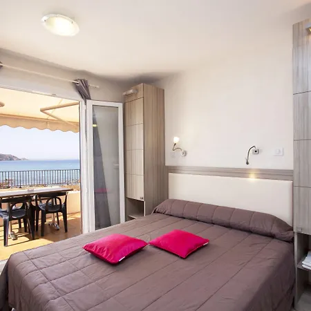 Et Ta Kladia - Omigna Hotel apartamentowy 3*